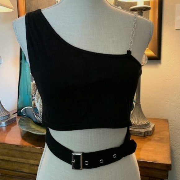 Zaful Tops - Zaful - Black knit crop top Size Medium with buckle and chain
